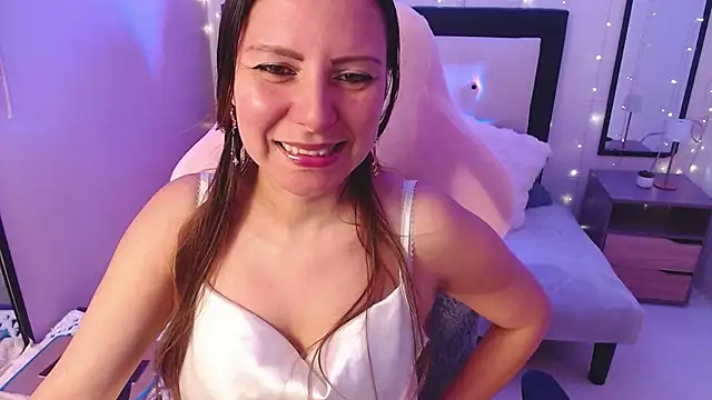 Snapshot of camila_delarosa chatting on 28, 7, 2026 camila delarosa online show from 28, 7, 2026