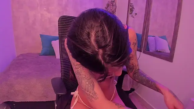 ChloeAddamss online show from 4, 2, 2025