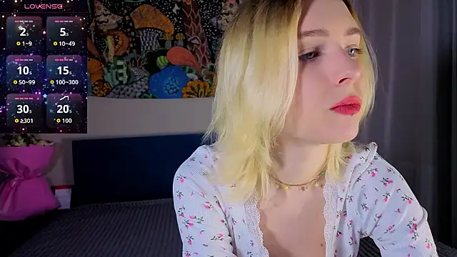 Snapshot of Crayzy_Luv chatting on 16, 3, 2026 Crayzy Luv online show from 16, 3, 2026