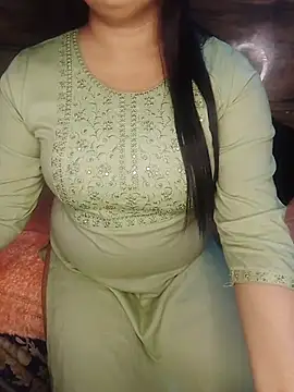 Snapshot of Trezza chatting on 4, 2, 2026 Trezza online show from 4, 2, 2026