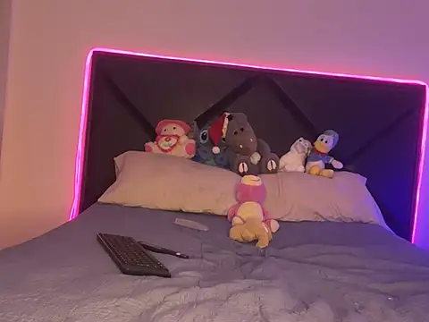 ScarlettAndClark online show from 28, 1, 2025