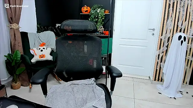 Snapshot of fireflowers_ chatting on 31, 10, 2025 fireflowers online show from 31, 10, 2025