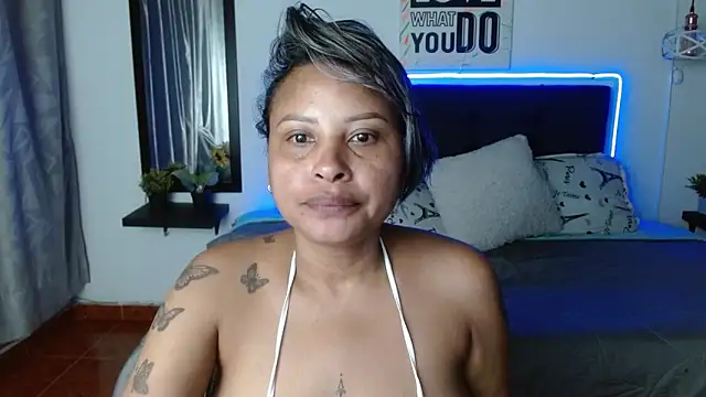 Snapshot of Dominik_girl chatting on 28, 4, 2026 Dominik girl online show from 28, 4, 2026
