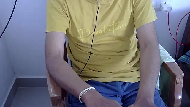 Snapshot of The_SHY_uncut chatting on 12, 5, 2026 The SHY uncut online show from 12, 5, 2026