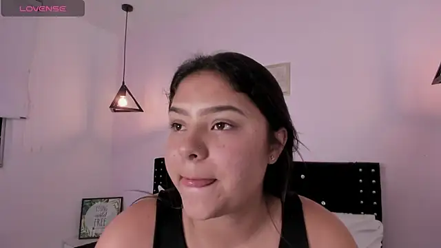 Snapshot of Oriana_Guzman chatting on 15, 9, 2025 Oriana Guzman online show from 15, 9, 2025