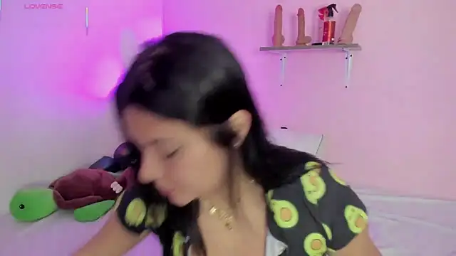 Snapshot of Oriana_Guzman chatting on 14, 11, 2025 Oriana Guzman online show from 14, 11, 2025