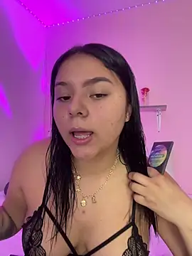 Snapshot of Oriana_Guzman chatting on 23, 11, 2025 Oriana Guzman online show from 23, 11, 2025