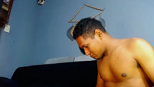 Grandeygruesa1 online show from 4, 2, 2025