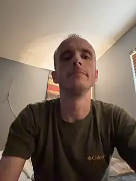 Snapshot of tleaper21101 chatting on 10, 10, 2025 tleaper21101 online show from 10, 10, 2025