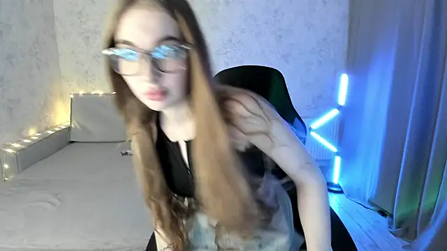 Snapshot of LissaCain chatting on 27, 11, 2025 LissaCain online show from 27, 11, 2025