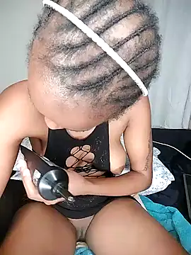 Snapshot of Bella_kiki chatting on 28, 12, 2024 Bella kiki online show from 28, 12, 2024