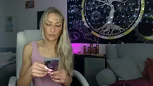 Snapshot of SexxyLiviaa chatting on 24, 1, 2025 SexxyLiviaa online show from 24, 1, 2025