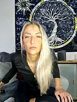 Snapshot of SexxyLiviaa chatting on 12, 3, 2025 SexxyLiviaa online show from 12, 3, 2025