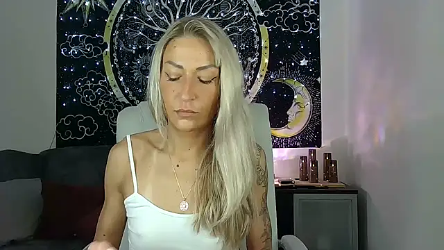 Snapshot of SexxyLiviaa chatting on 22, 3, 2025 SexxyLiviaa online show from 22, 3, 2025