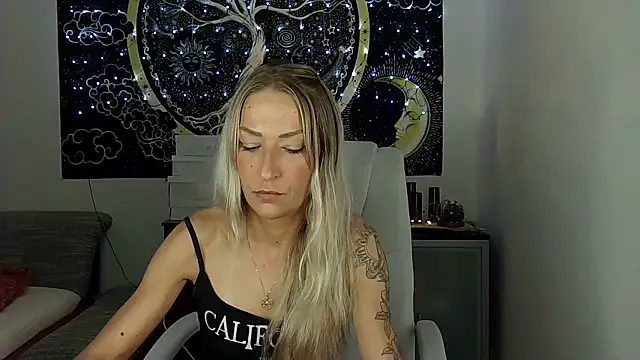 Snapshot of SexxyLiviaa chatting on 16, 9, 2025 SexxyLiviaa online show from 16, 9, 2025