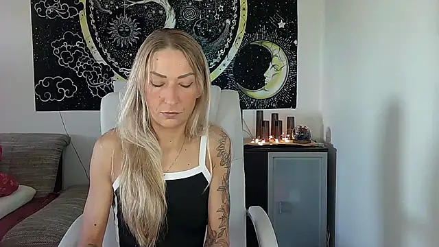 Snapshot of SexxyLiviaa chatting on 24, 9, 2025 SexxyLiviaa online show from 24, 9, 2025