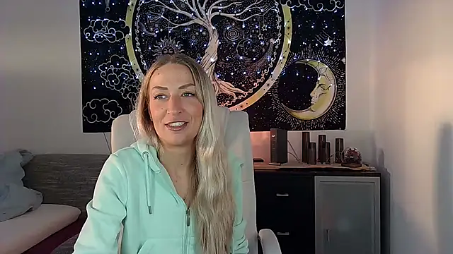 Snapshot of SexxyLiviaa chatting on 29, 9, 2025 SexxyLiviaa online show from 29, 9, 2025