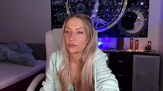 Snapshot of SexxyLiviaa chatting on 4, 10, 2025 SexxyLiviaa online show from 4, 10, 2025