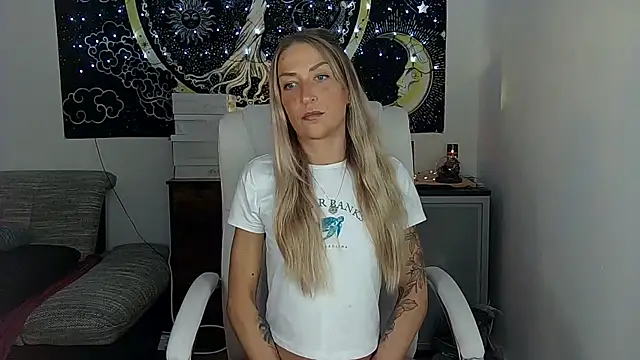 Snapshot of SexxyLiviaa chatting on 13, 10, 2025 SexxyLiviaa online show from 13, 10, 2025