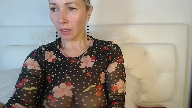 Snapshot of Ingridbergman chatting on 8, 2, 2025 Ingridbergman online show from 8, 2, 2025