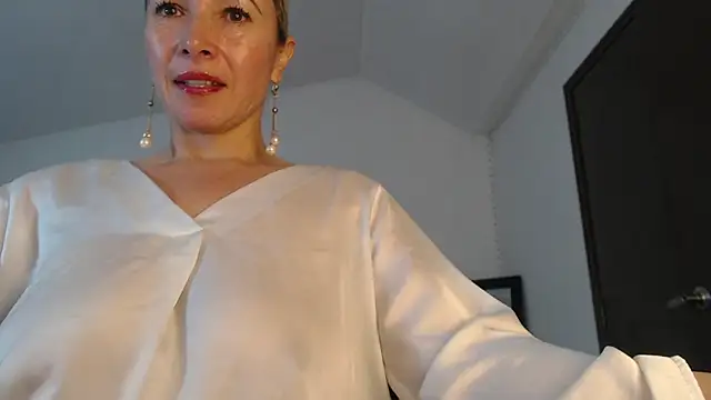 Snapshot of Ingridbergman chatting on 13, 2, 2025 Ingridbergman online show from 13, 2, 2025