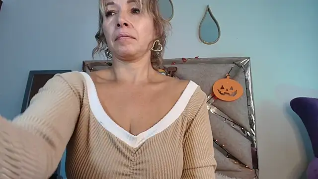 Snapshot of Ingridbergman chatting on 29, 10, 2025 Ingridbergman online show from 29, 10, 2025