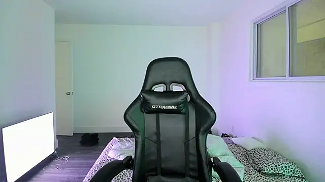 MelSaunders online show from 16, 2, 2025