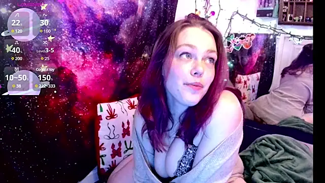 Snapshot of EverlyEster chatting on 4, 2, 2025 EverlyEster online show from 4, 2, 2025