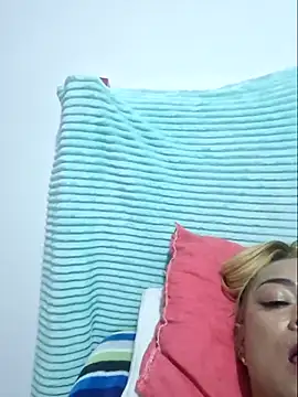 gatadeojosclaros online show from 10, 3, 2025