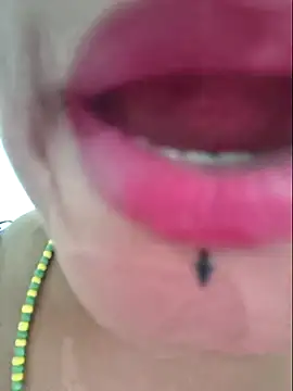 gatadeojosclaros online show from 16, 3, 2026