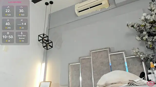 BrianaHazel online show from 18, 4, 2026