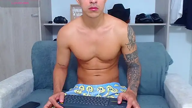 Snapshot of Tristan-bm chatting on 3, 10, 2025 Tristan-bm online show from 3, 10, 2025