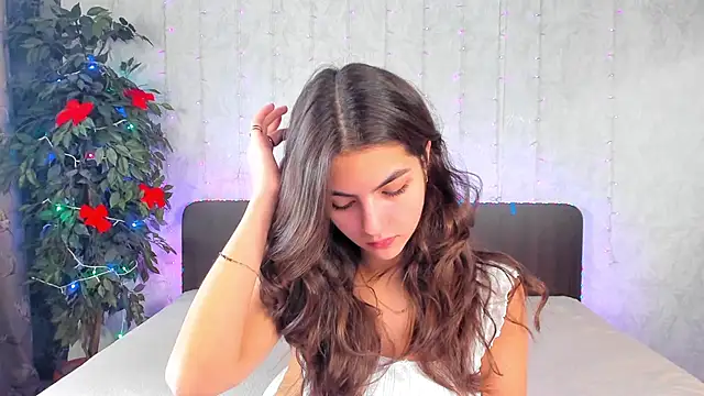 Milana Crystal  online show from 19, 12, 2024