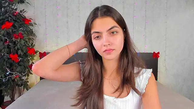 Milana Crystal  online show from 4, 1, 2025