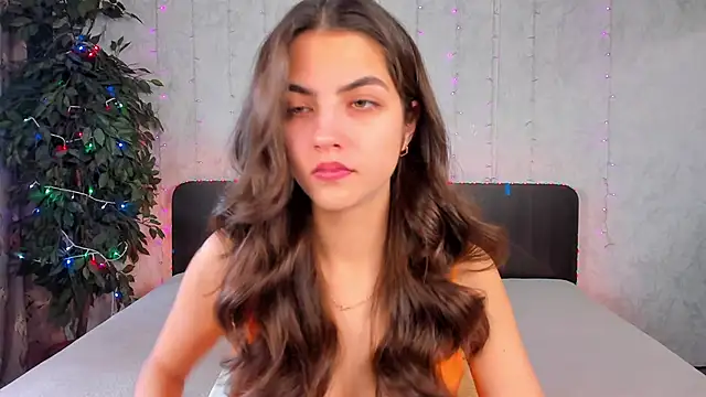 Milana Crystal  online show from 3, 2, 2025