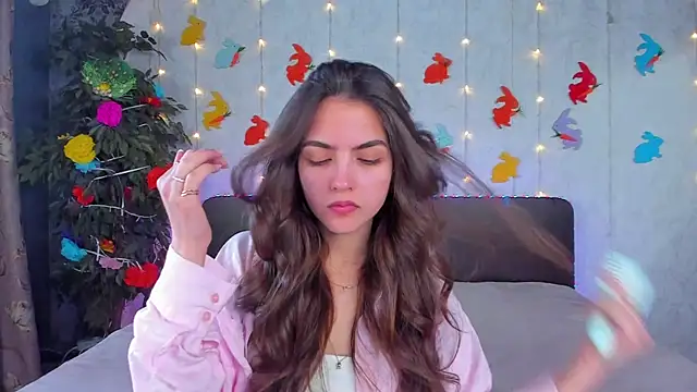 Milana Crystal  online show from 18, 4, 2026