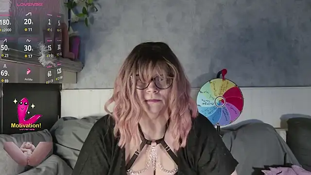 Snapshot of Lola-squirt chatting on 6, 1, 2025 Lola-squirt online show from 6, 1, 2025