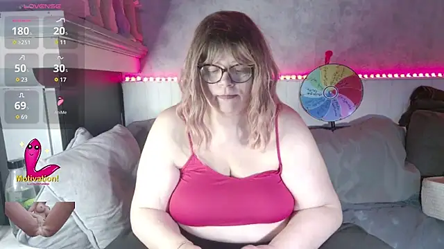 Snapshot of Lola-squirt chatting on 9, 2, 2025 Lola-squirt online show from 9, 2, 2025