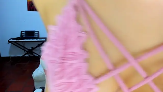 jessi and boy online show from 22, 11, 2025