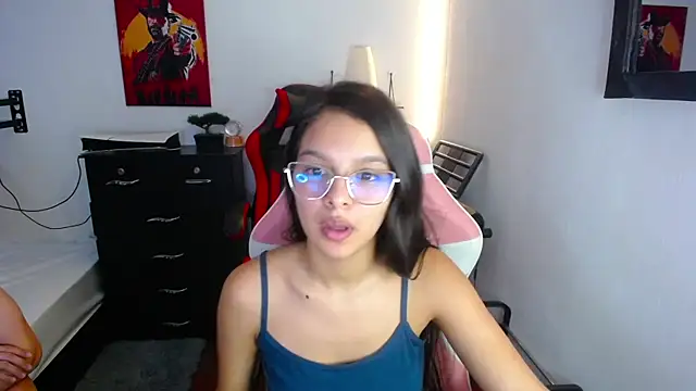 Snapshot of jessi_and_boy chatting on 17, 7, 2026 jessi and boy online show from 17, 7, 2026