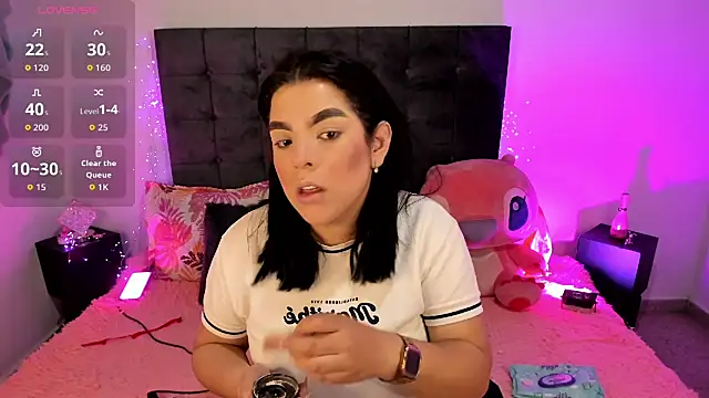 Kylie2211 online show from 26, 10, 2025