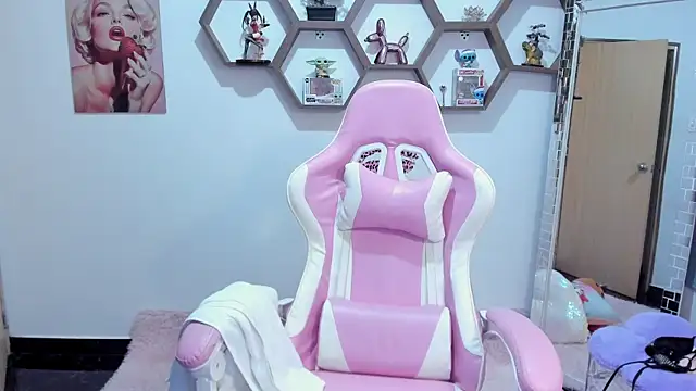 SharonSander online show from 4, 6, 2026