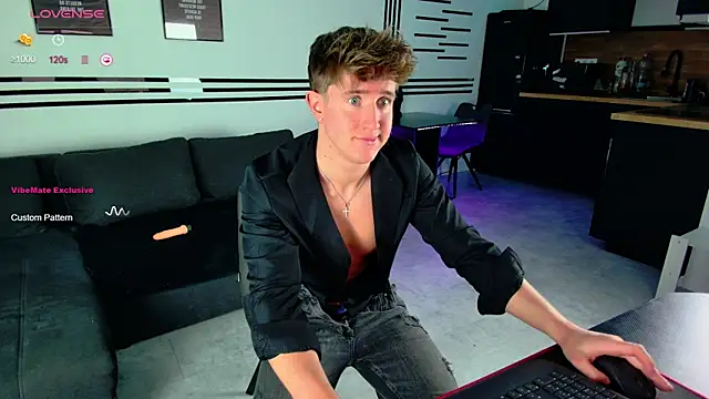 Snapshot of ChristianLevine_ chatting on 12, 12, 2024 ChristianLevine online show from 12, 12, 2024