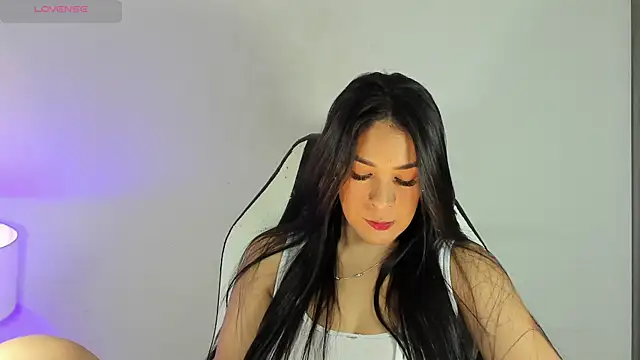 Snapshot of bella_hadid1_ chatting on 3, 12, 2024 bella hadid1 online show from 3, 12, 2024