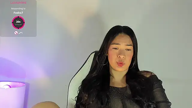 Snapshot of bella_hadid1_ chatting on 8, 2, 2025 bella hadid1 online show from 8, 2, 2025