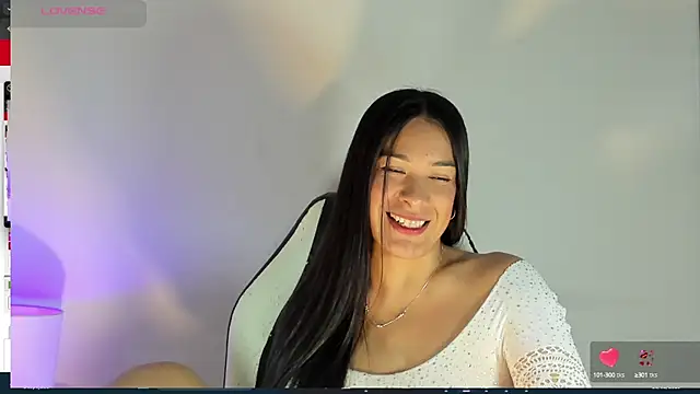 Snapshot of bella_hadid1_ chatting on 16, 2, 2025 bella hadid1 online show from 16, 2, 2025