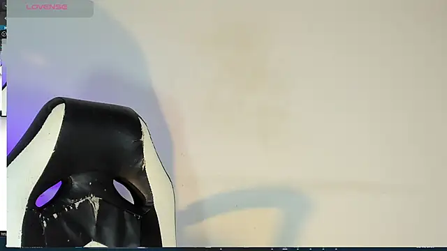 Snapshot of bella_hadid1_ chatting on 22, 2, 2025 bella hadid1 online show from 22, 2, 2025