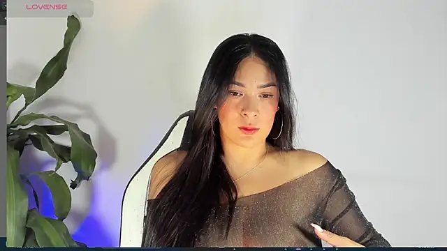 Snapshot of bella_hadid1_ chatting on 4, 3, 2025 bella hadid1 online show from 4, 3, 2025