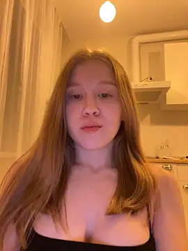 Snapshot of Eva_Weyne chatting on 14, 12, 2025 Eva Weyne online show from 14, 12, 2025