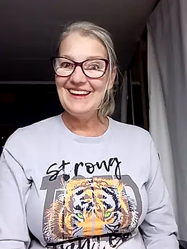 irinamaux online show from 4, 10, 2025